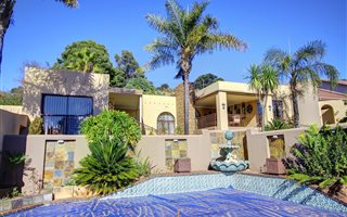 4 Bedroom House in Ontdekkers Park