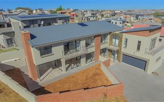 4 Bedroom House in Boardwalk