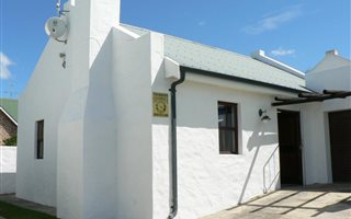 2 Bedroom House in Bredasdorp