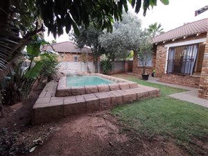 2 Bed Townhouse in Radiokop