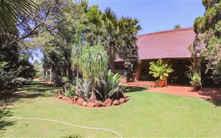 6 Bedroom House in Bashewa