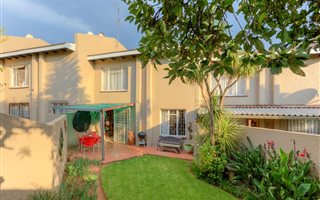 3 Bedroom Townhouse in Weltevreden Park