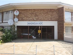 2 Bed Apartment in Flamwood