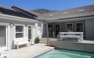 5 Bedroom House in Tokai