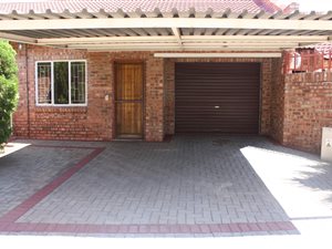 2 Bed Townhouse in Rhodesdene
