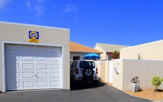 2 Bedroom House in Sunningdale