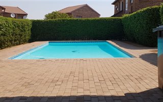 2 Bedroom Townhouse in Liefde en Vrede