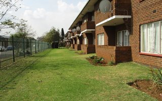 2 Bedroom Flat in Driehoek