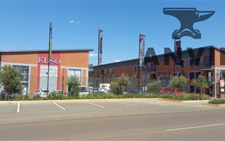 415 m² Industrial space in Hennopspark