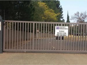 2 Bed Townhouse in Vanderbijlpark Central