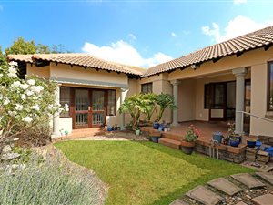 3 Bed House in Thornhill Estate
