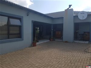 3 Bed House in Aqua Vista