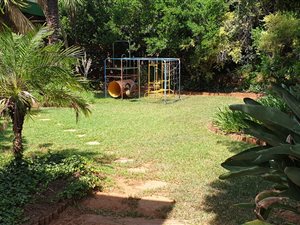 6 Bed House in Wingate Park