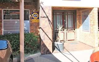 77 m² Office Space in Bartlett