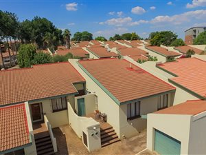 3 Bed Townhouse in Die Hoewes