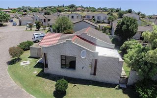 3 Bedroom Townhouse in Broadwood