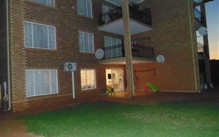 3 Bedroom Cluster in Glen Lauriston