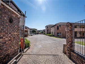 2 Bed Apartment in Grahamstown Central