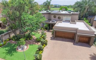 3 Bedroom House in Silver Lakes Golf Estate