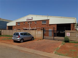 716 m² Industrial space in Rosslyn