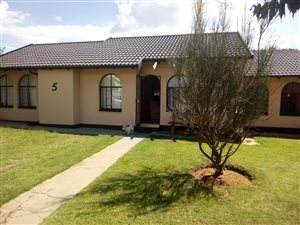 3 Bed House in Mackenzieville