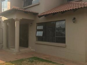 5 Bed House in Greenstone Hill