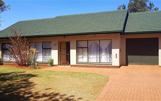 3 Bedroom House in Kanonkop