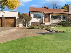 3 Bed House in Victory Park