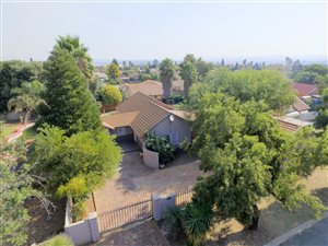 4 Bed House in Brackendowns