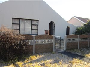 4 Bed House in Sanddrift