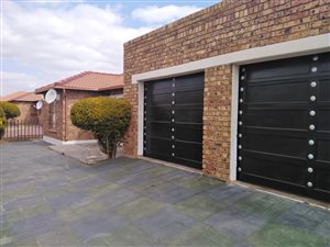 4 Bed House in Karen Park