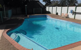 5 Bedroom House in Erasmia