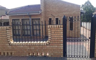 3 Bedroom House in Lethlabile