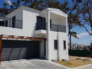 3 Bed Duplex in Durbanville