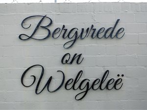 2 Bed Apartment in Vredekloof East