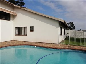 3 Bed House in Carrington Heights