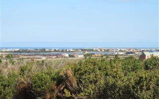 915 m² Land available in Bettys Bay