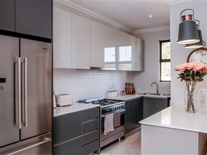 3 Bed Townhouse in Bryanston
