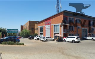625 m² Industrial space in Hennopspark