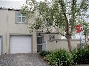 3 Bedroom Townhouse in Boschenmeer Golf Estate