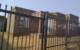 2 Bedroom House in Tsakane