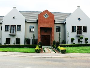 4 Bed House in Boardwalk Meander