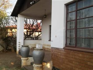 4 Bed House in Eloffsdal