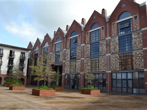 2 Bed Apartment in Onder Papegaaiberg