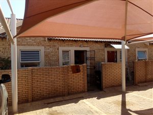 2 Bed Townhouse in Olievenhoutbosch