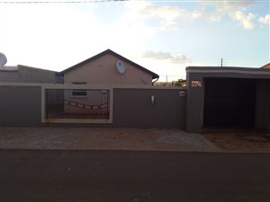 2 Bedroom House in Bram Fisherville