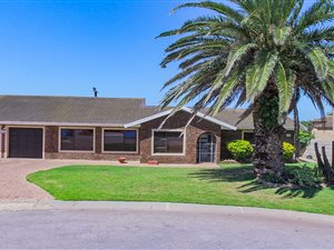 3 Bedroom House in Bluewater Bay
