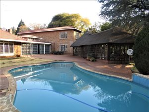 5 Bed House in Parkhill Gardens