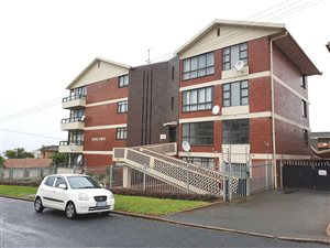 2 Bed Apartment in Amanzimtoti