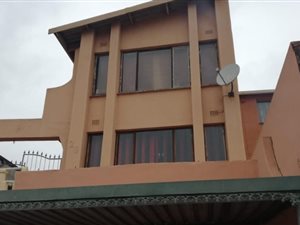 3 Bed House in Westcliff